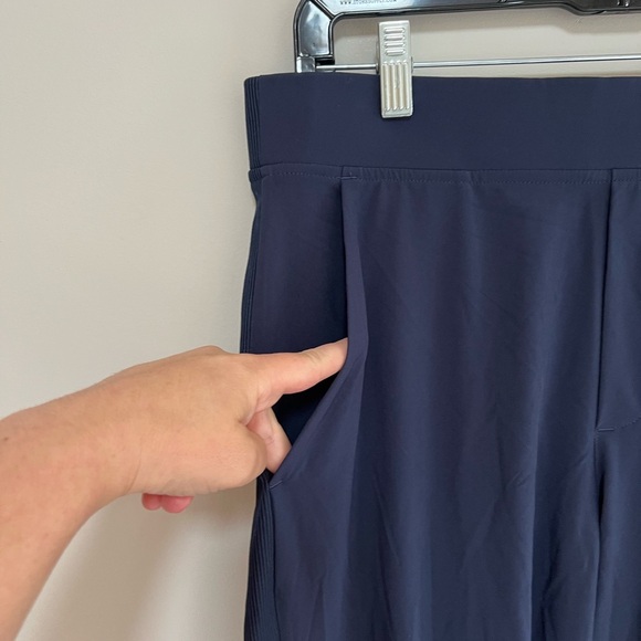 NWT Athleta Brooklyn Mid Rise Ankle Pant in Navy Blue, size 8 - Picture 4 of 11